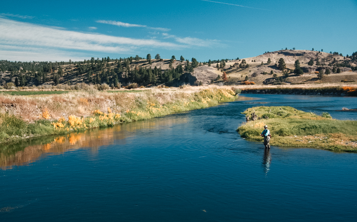 jim_mcLennan_fly_fishing_anchored_outdoors