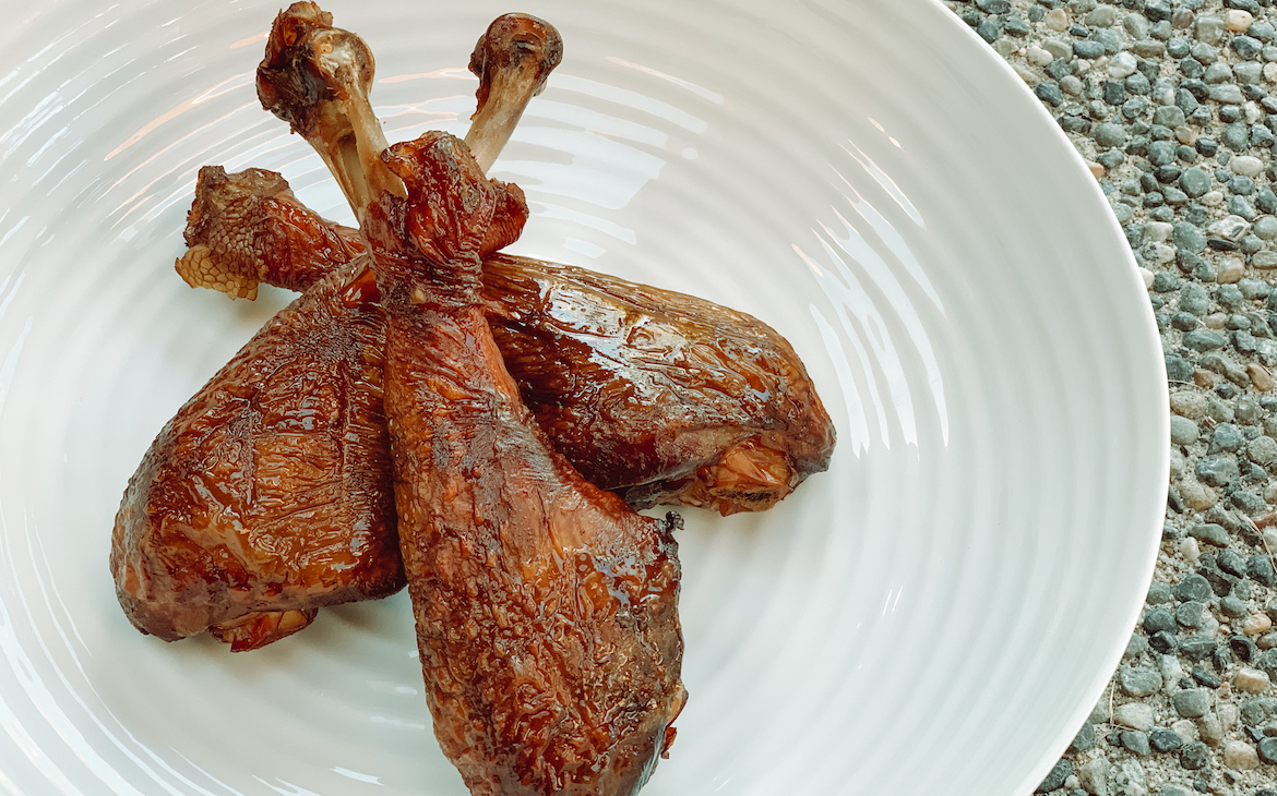 smoked_turkey_legs_perfect_thanksgiving_recipe