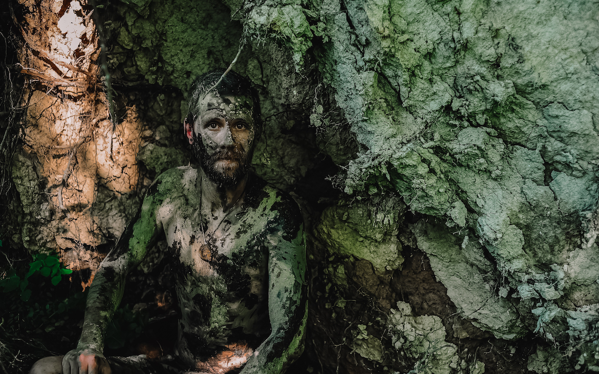 tom_brown_natural_camo_on_anchored_outdoors